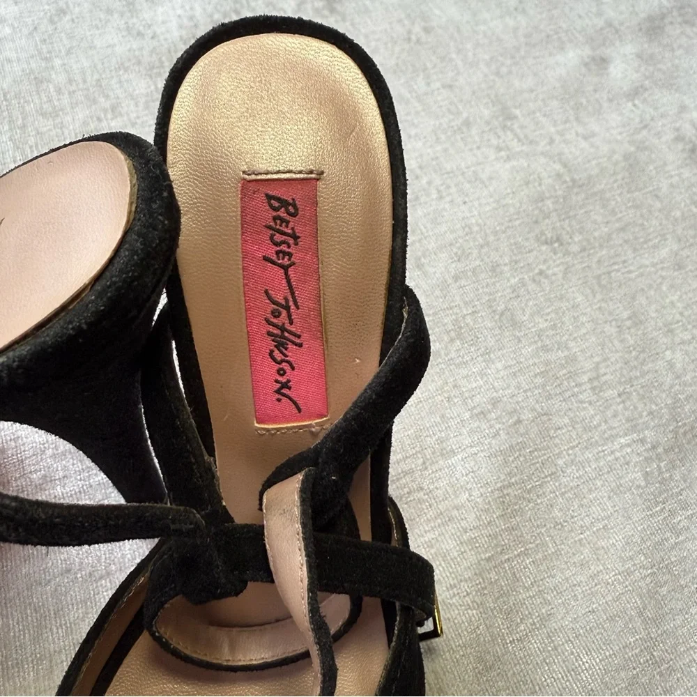 Betsy Johnson Black Velvet Platform Heels with Bows Sz 6